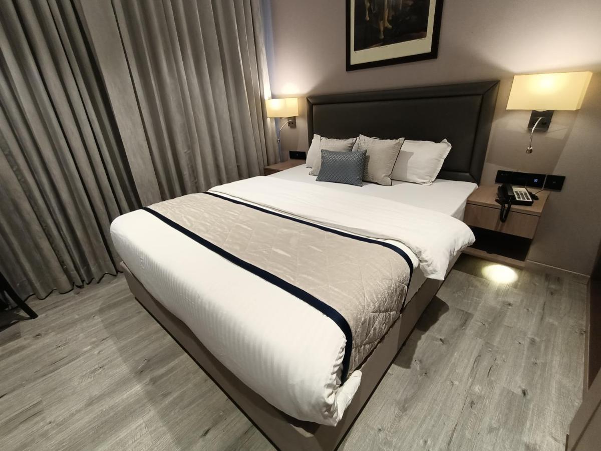 Hotel Highway Inn Andheri East Мумбаи Экстерьер фото