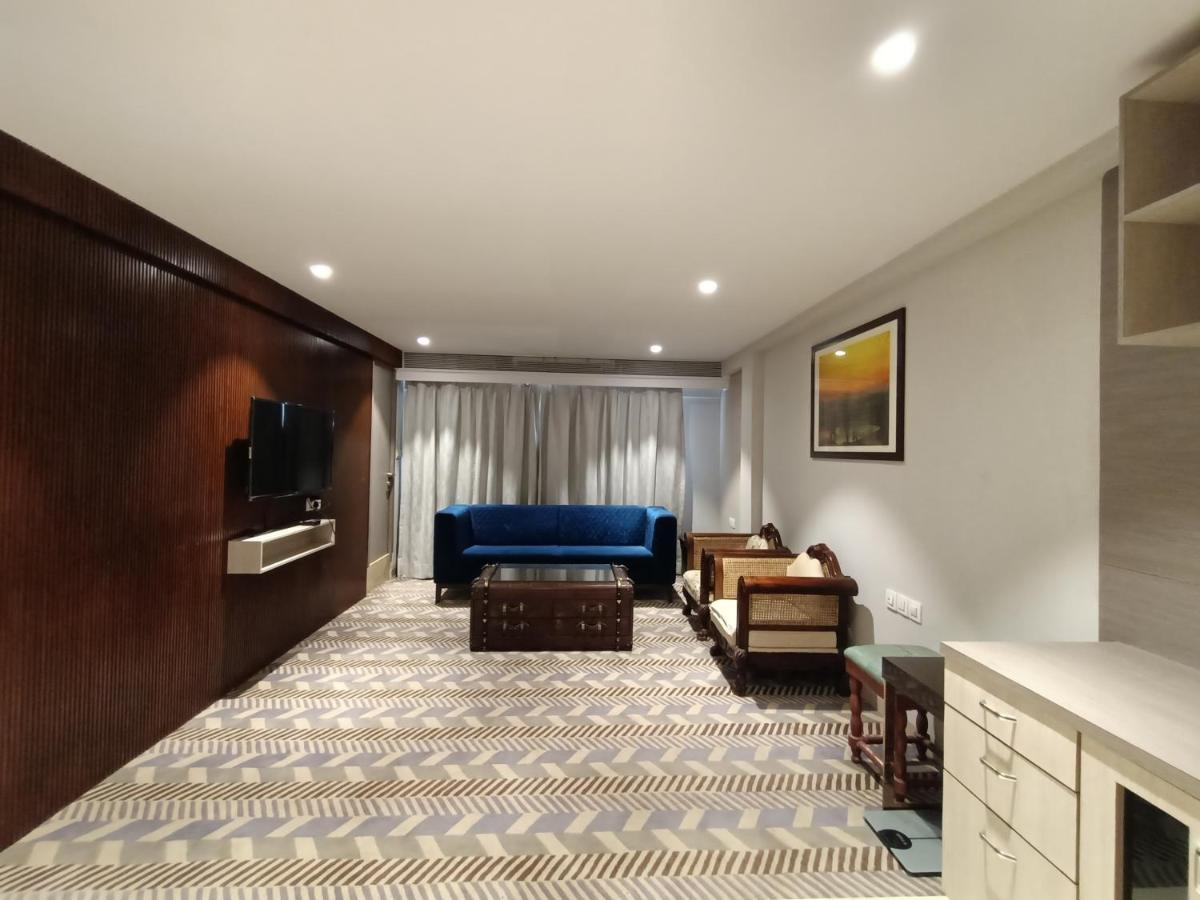 Hotel Highway Inn Andheri East Мумбаи Экстерьер фото